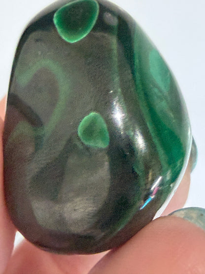 Malachite Tumble Stone - Concentric “eye” patterns A -