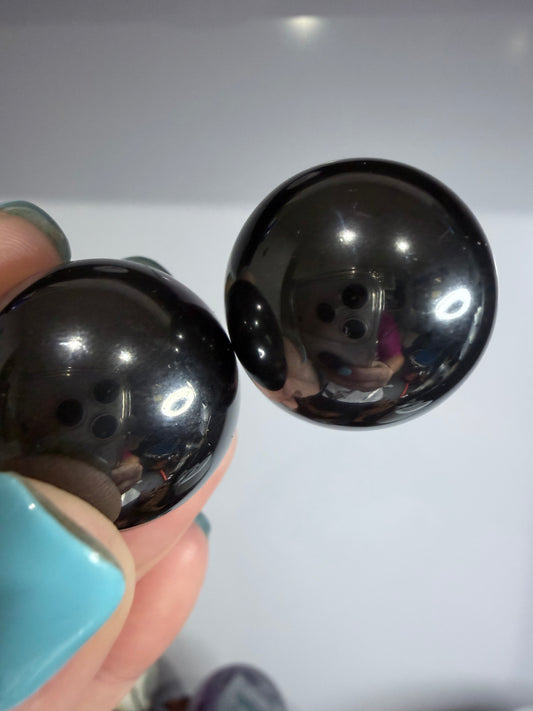 Magnetic Hematite Sphere – 2.5 cm Great for fidgeting & meditation