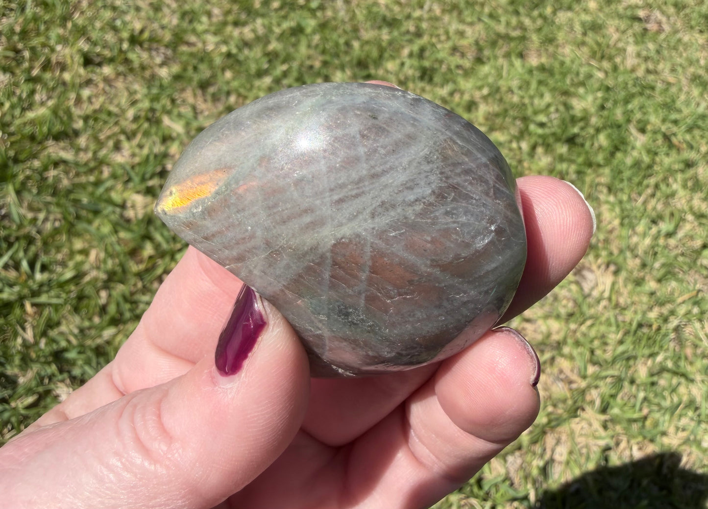 Labradorite Crescent Moon – 68g / 4.8cm