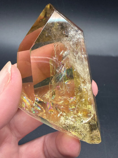 Golden Citrine Point Freeform – High Clarity with Rainbow Inclusions