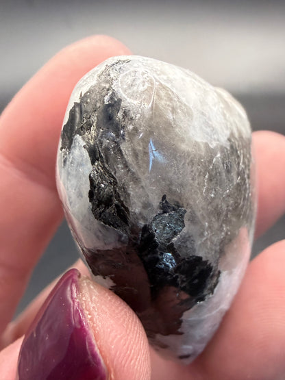 Rainbow Moonstone Heart (White Labradorite) with Black Tourmaline & Silver Mica – 5cm (50–60g)