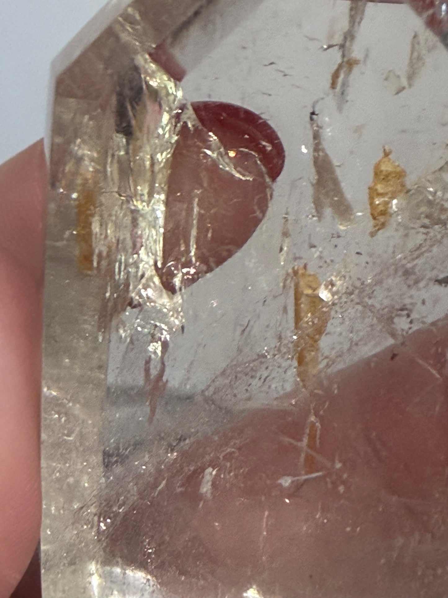 Clear Quartz Point with Iron Inclusions – 6.2 × 4.8 cm