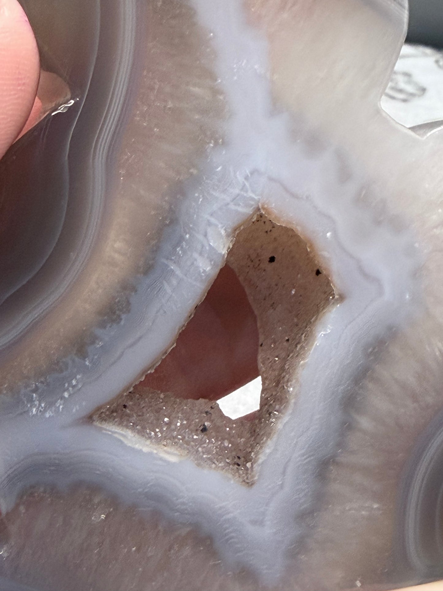 Druzy Banded Agate Cat “Geode Window” — 180g | 9.5 x 9.2cm