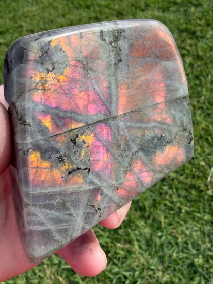 Sunset Flash Labradorite Freeform – 223g