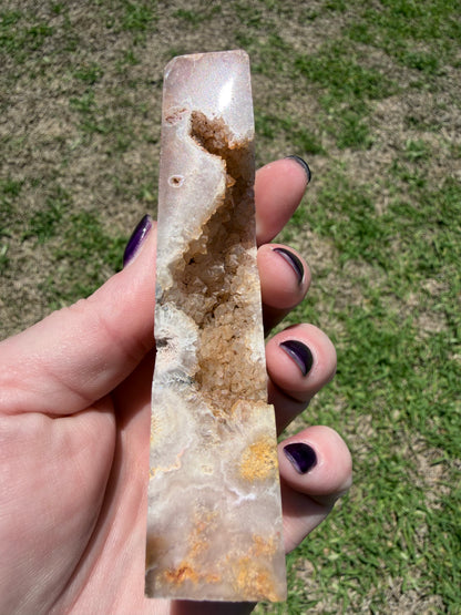 Flower Agate Druzy Tower 12 × 5 cm | 142 g