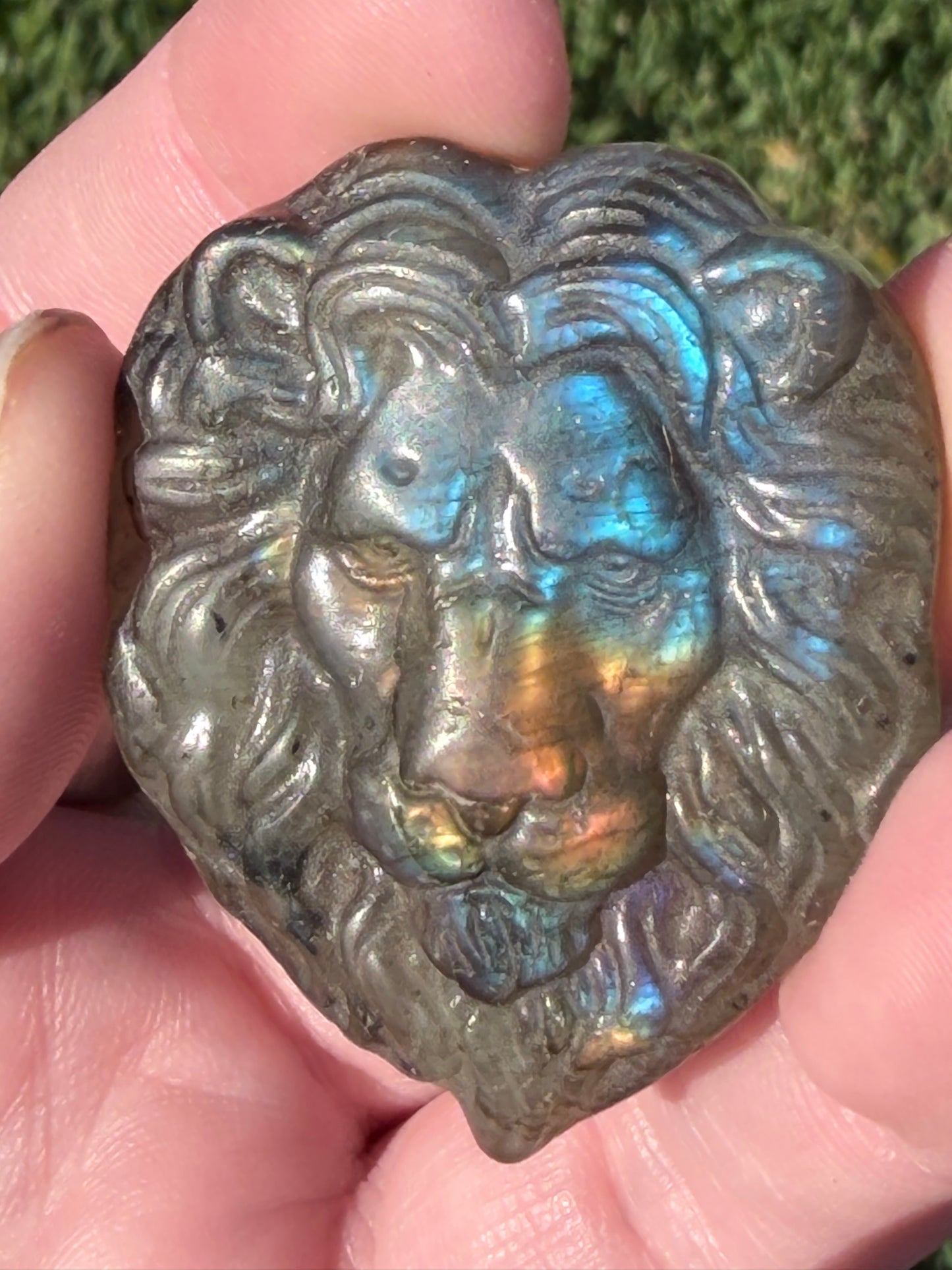 Labradorite Lion Face Carving – 5cm