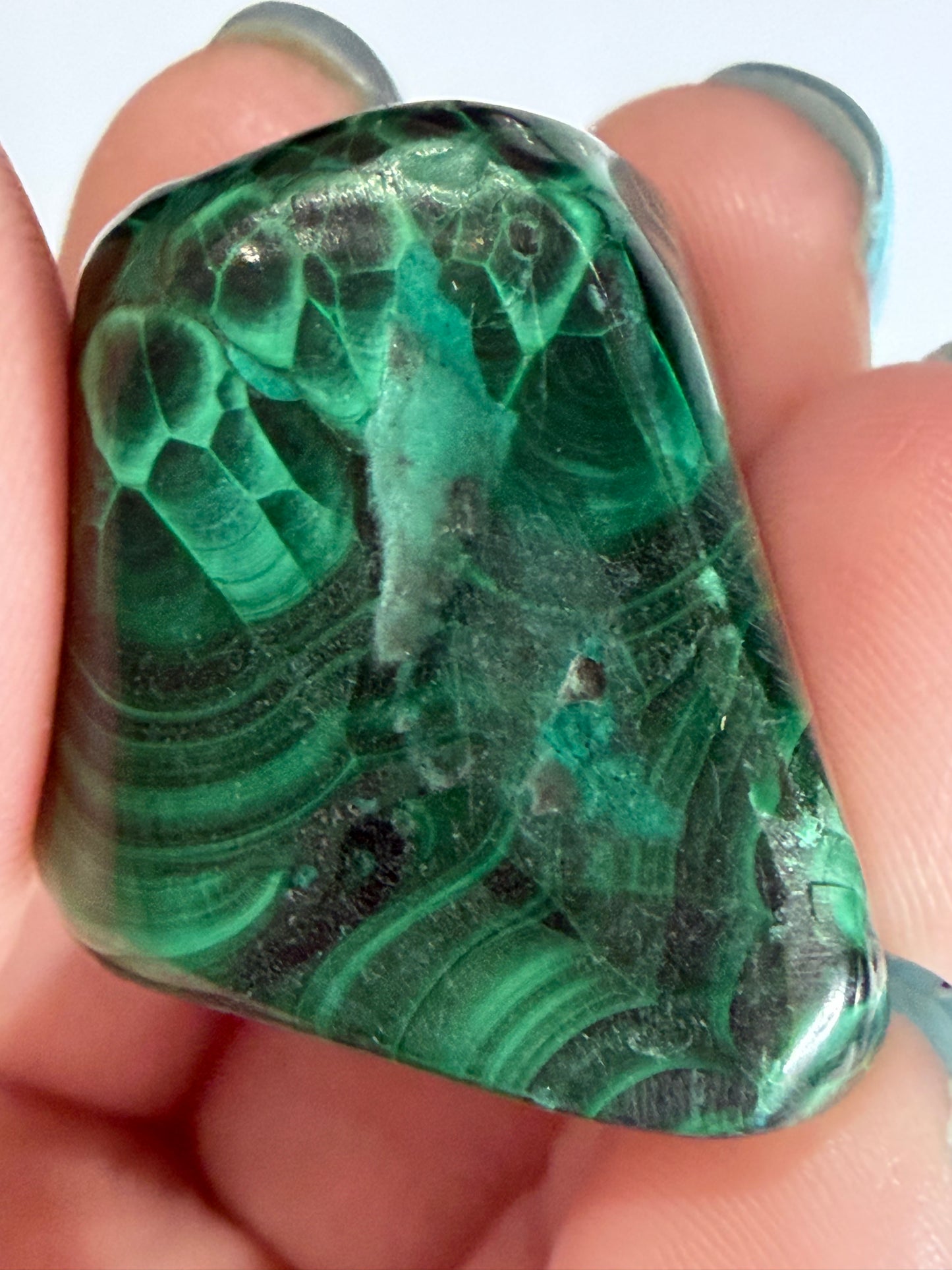 Malachite Tumble Stone – Natural Banded Patterns E -