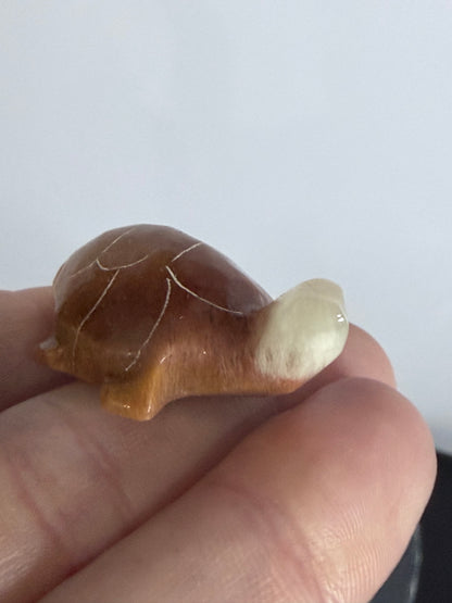 Brown Banded Calcite Turtle Family Carving – Set of 6
