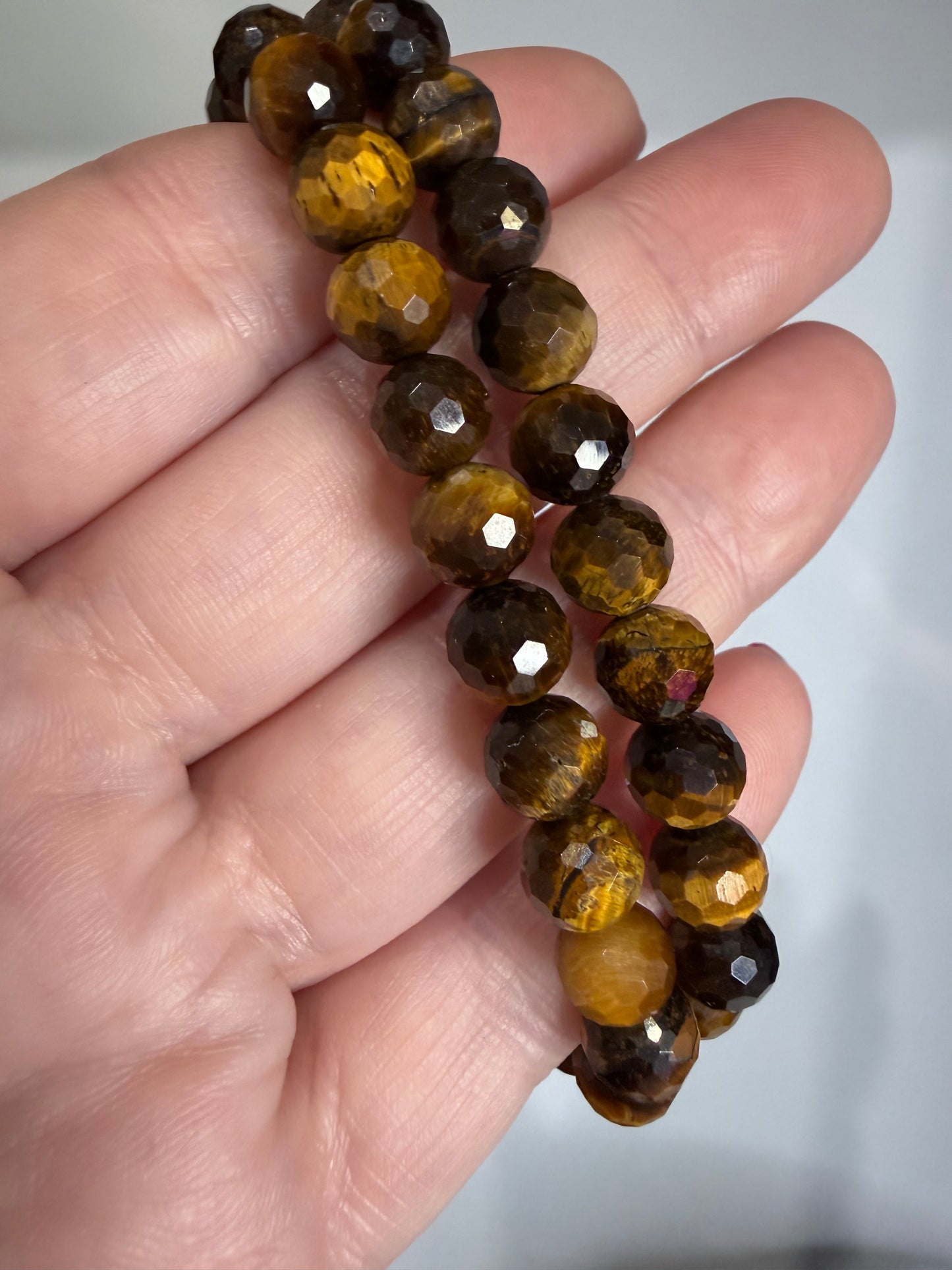 8mm Tiger’s Eye Faceted Bracelet

Confidence • Protection • Strength