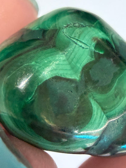 Malachite Tumble Stone – Banded & Eye Pattern B -