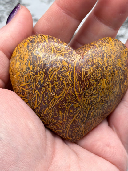 Calligraphy Stone Heart (Calligraphy Jasper / Mariyam Jasper) – 113g | 6 x 5.4cm