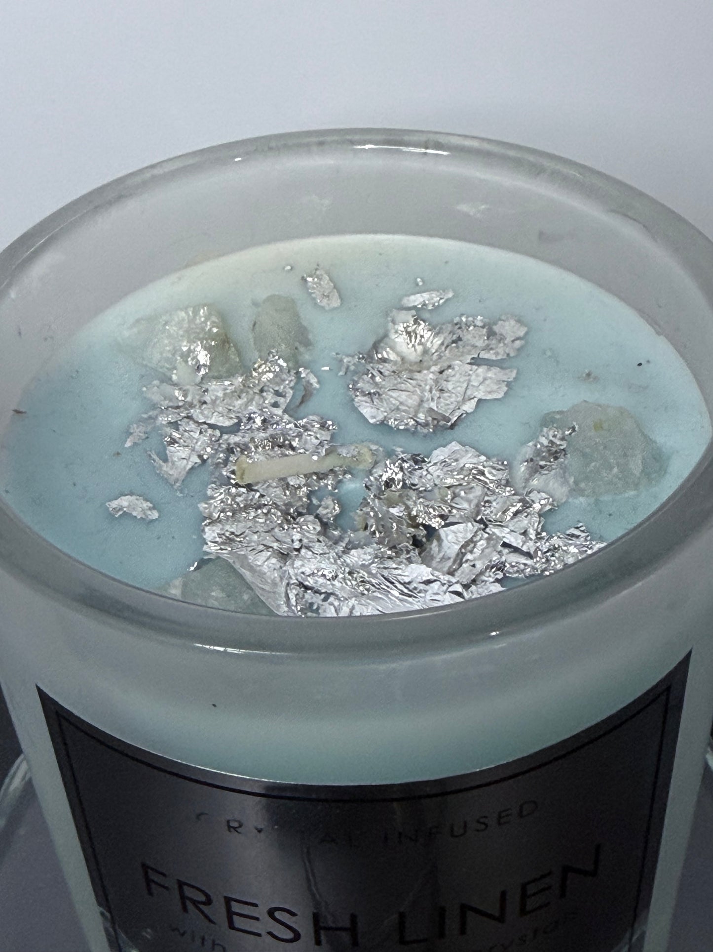 Crystal Infused Fresh Linen Soy Candle with Clear Quartz Crystals | 283g