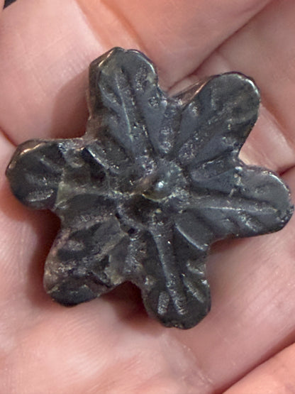 Snowflake Crystal 3cm Mini Carving – Various Materials