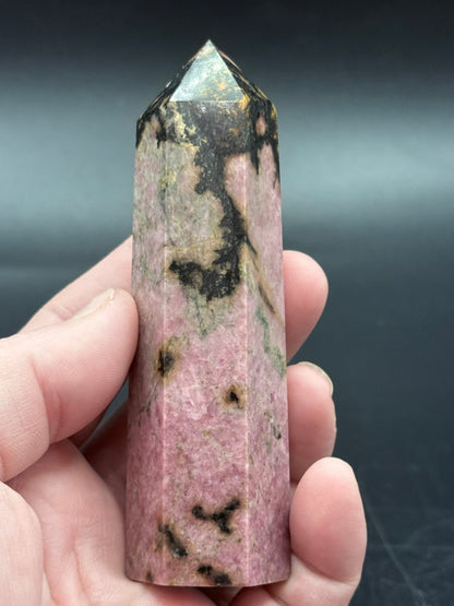 Rhodonite Tower – 10cm | 163g - Crystal wonderland By Lisa