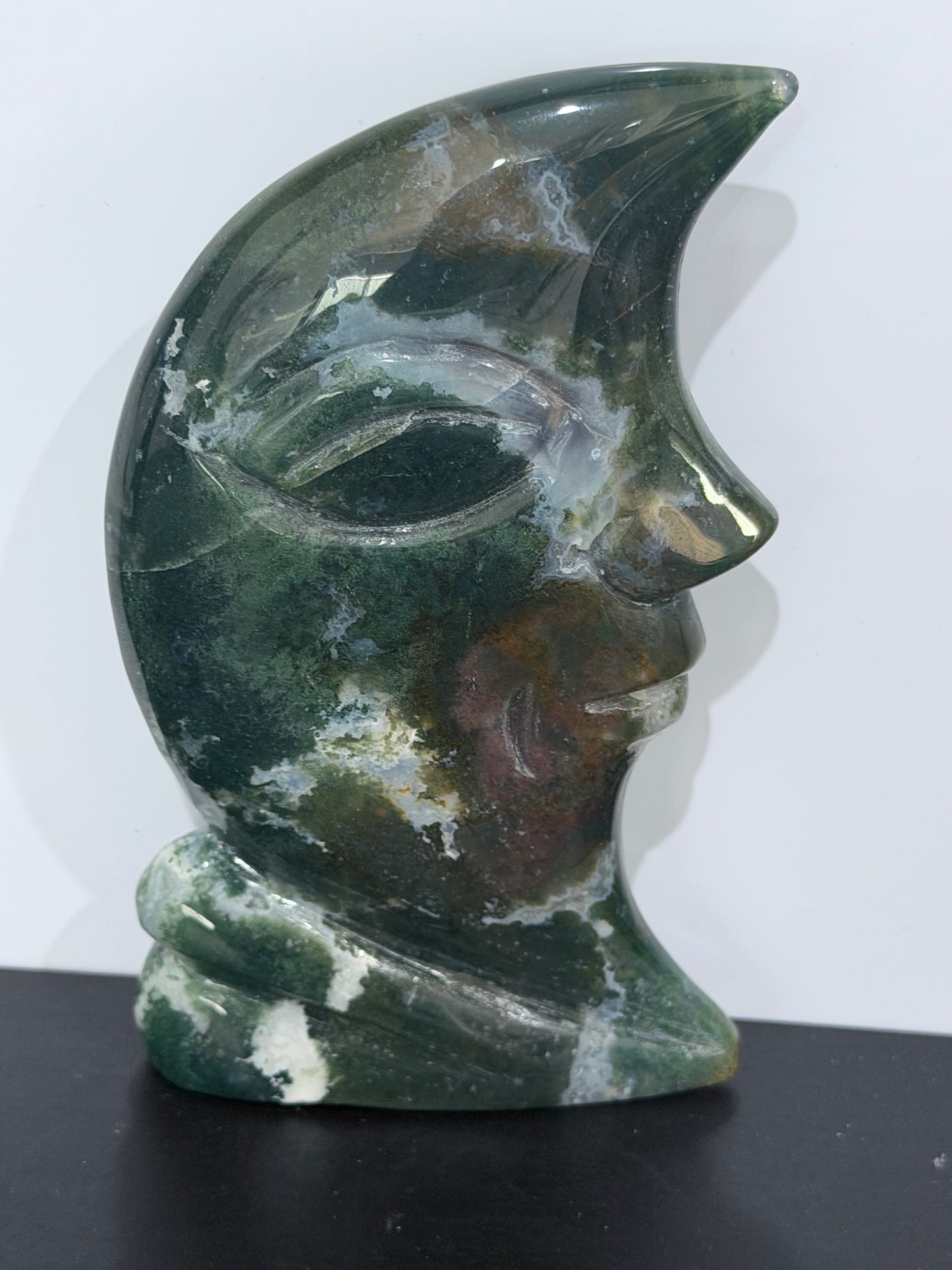 Moss Agate Moon Face Carving – 12.2cm