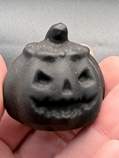 Black Obsidian Pumpkin Carving – 4.5cm