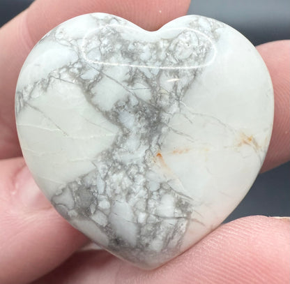 Howlite Heart – 3 cm