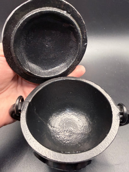 Cast Iron Triple Moon Cauldron 7.5cm