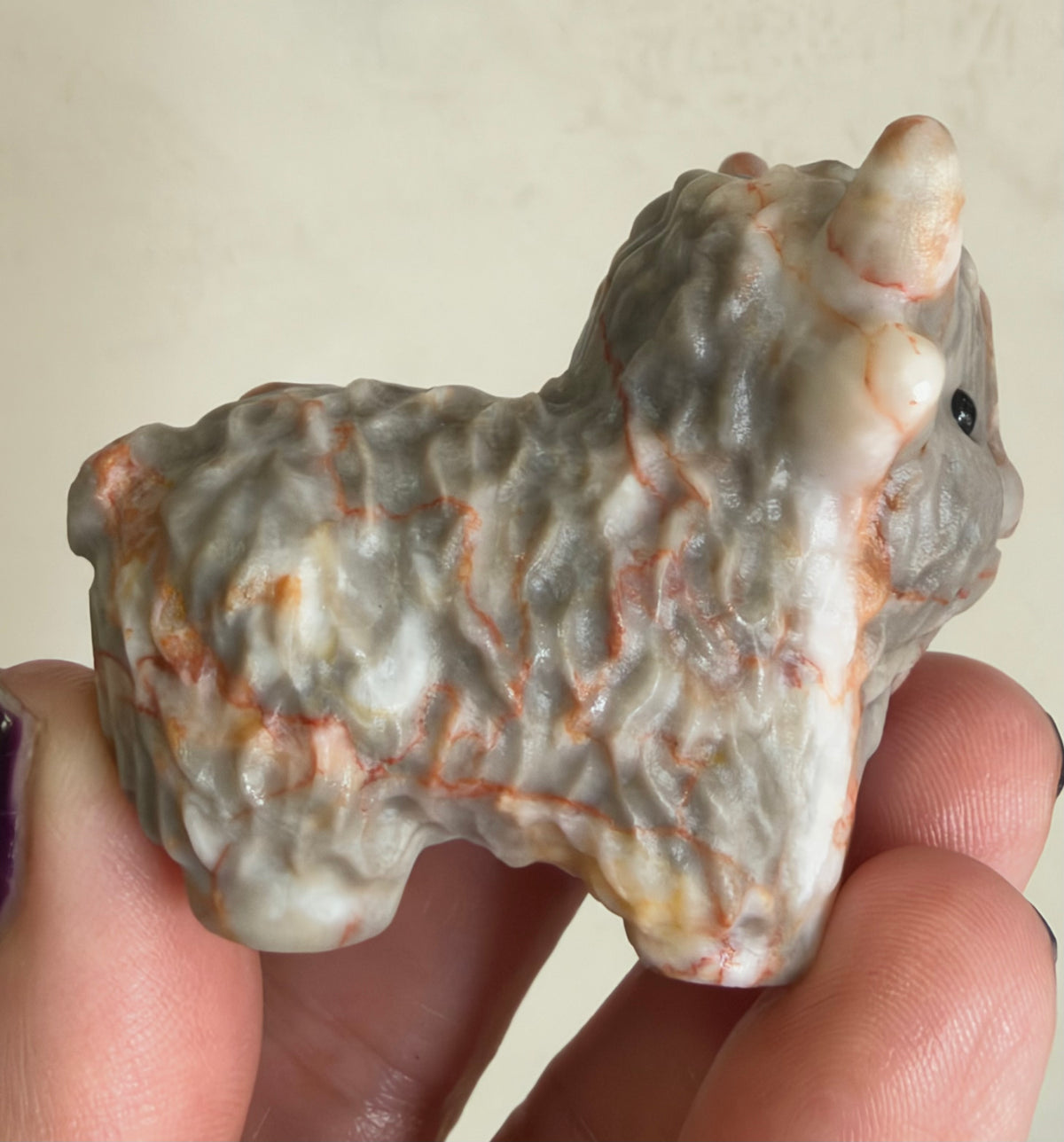 Highland Cow Red Vein Jasper Carving – 5–6 cm
