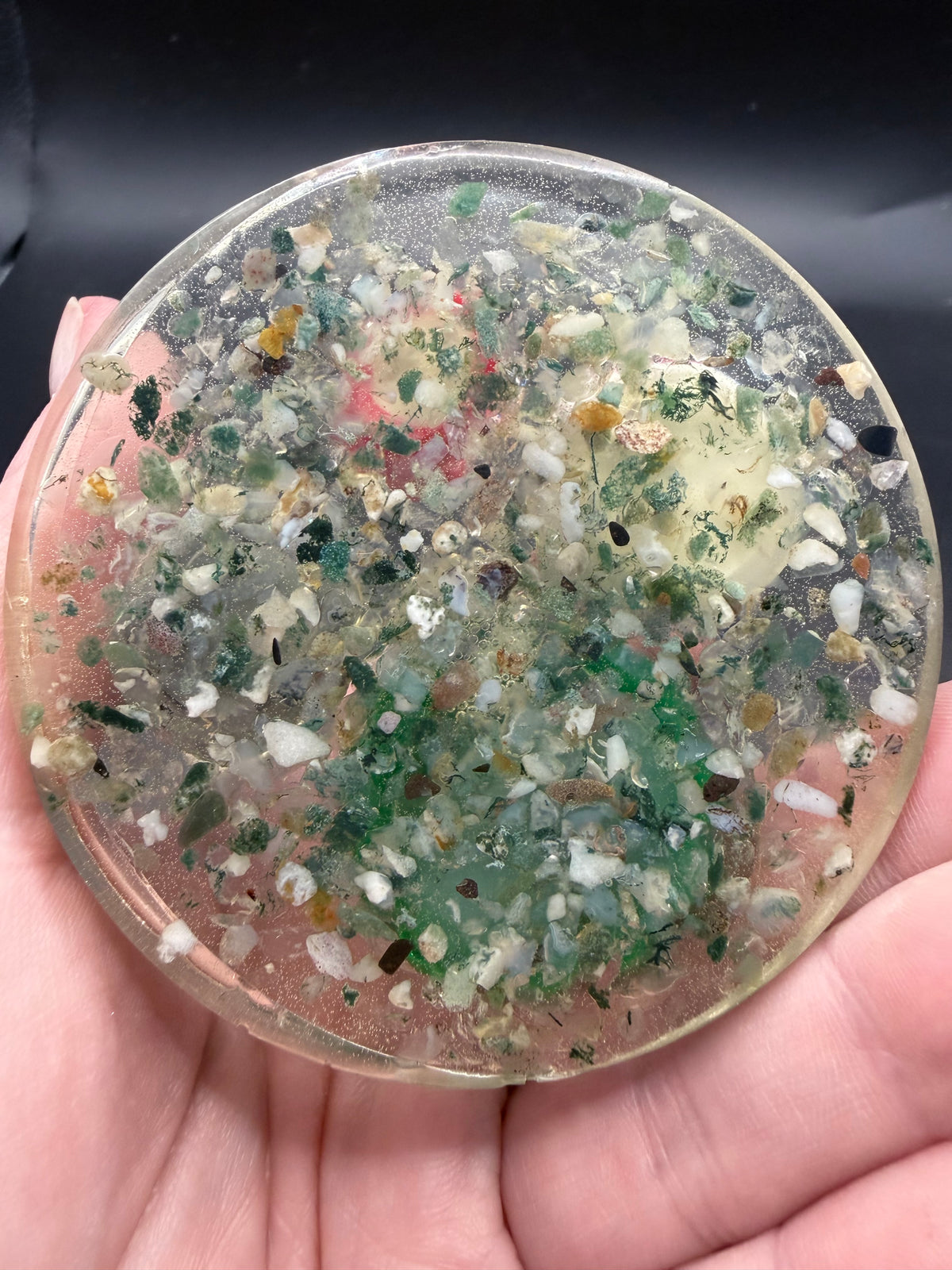 Christmas Scene with Stone Chip Resin Base – 8 cm