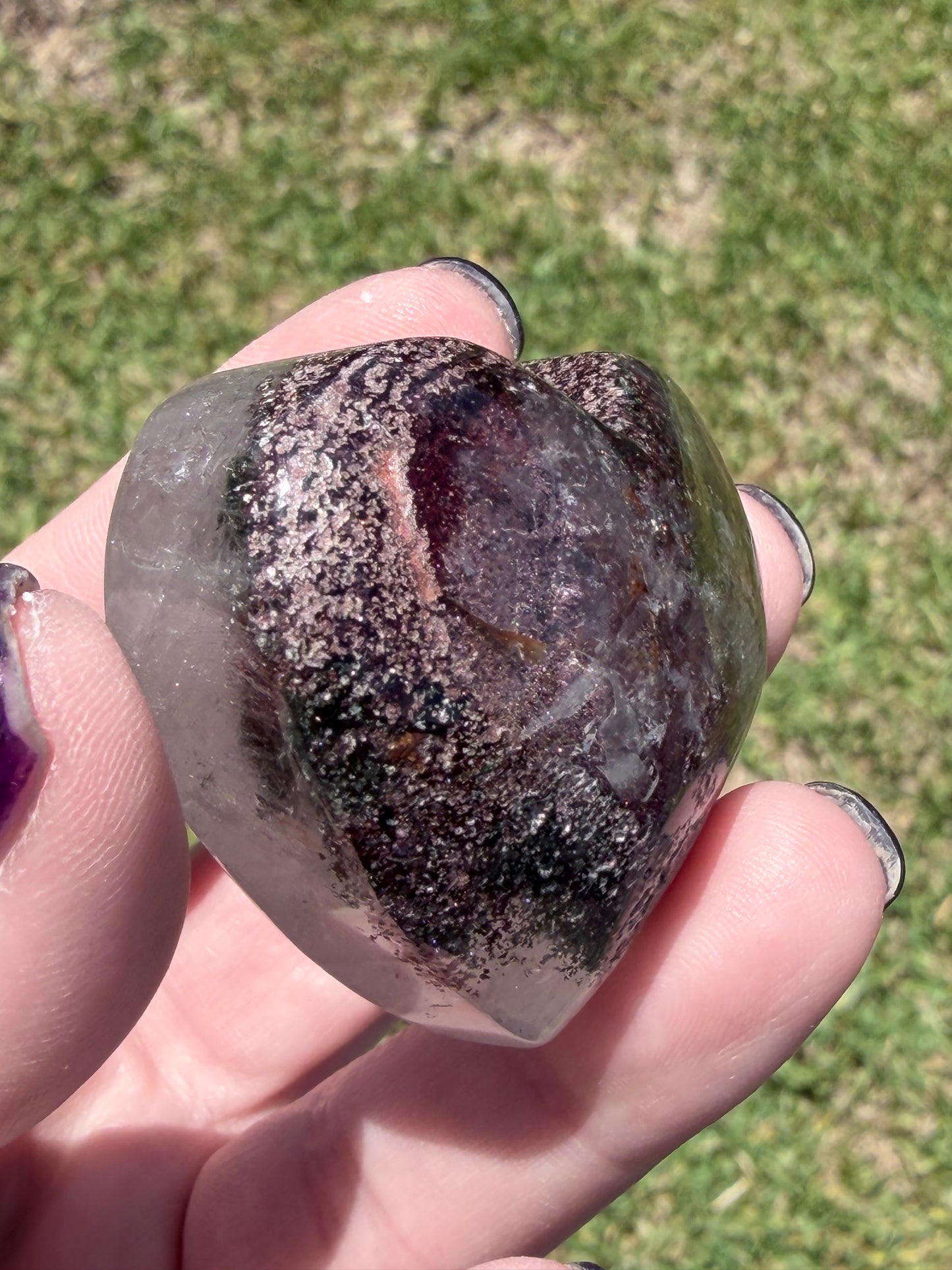 Garden Quartz Heart – Self Standing 75 g A