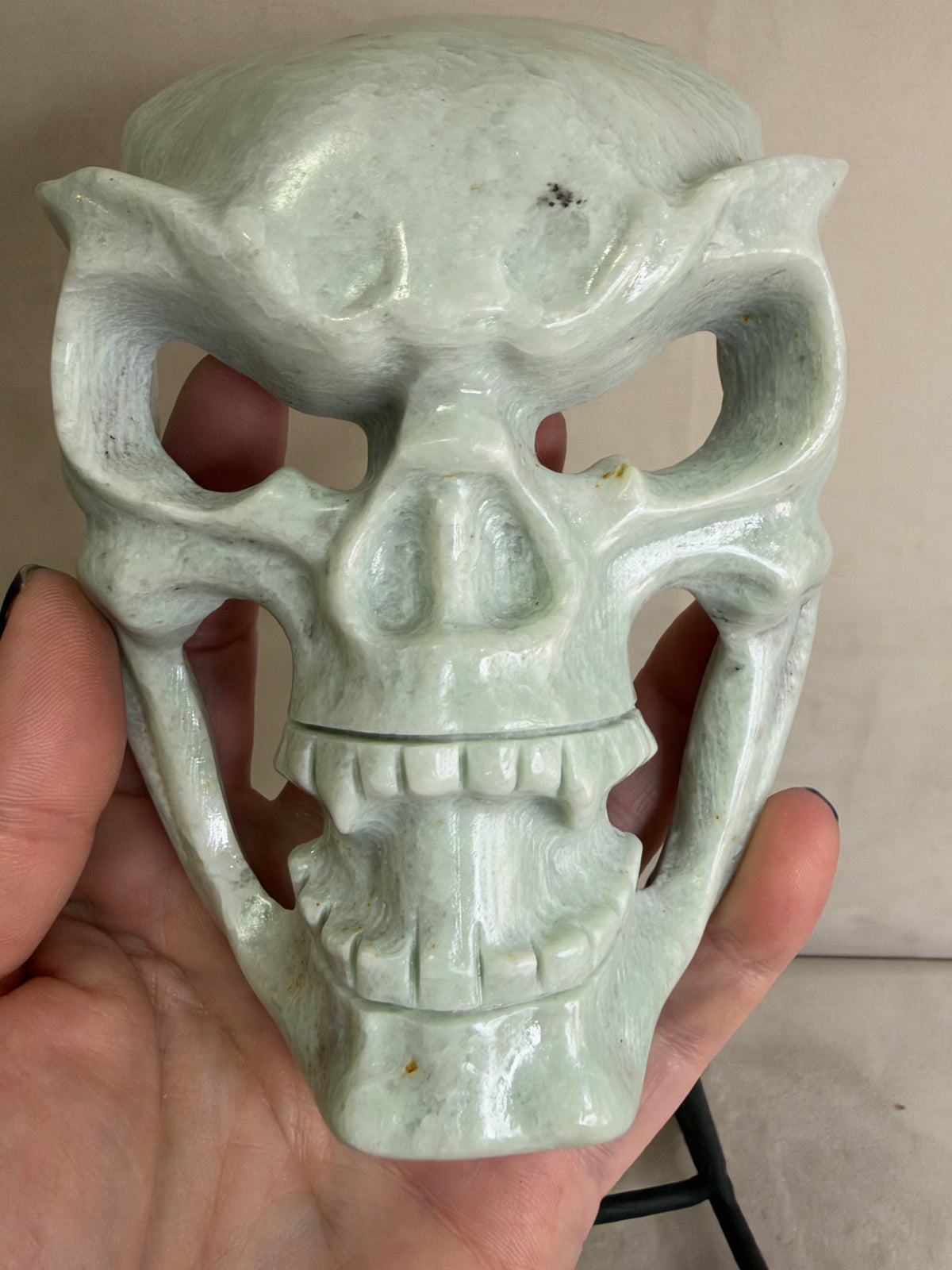 Serpentine Skull Mask Carving with Stand – 14.5 cm