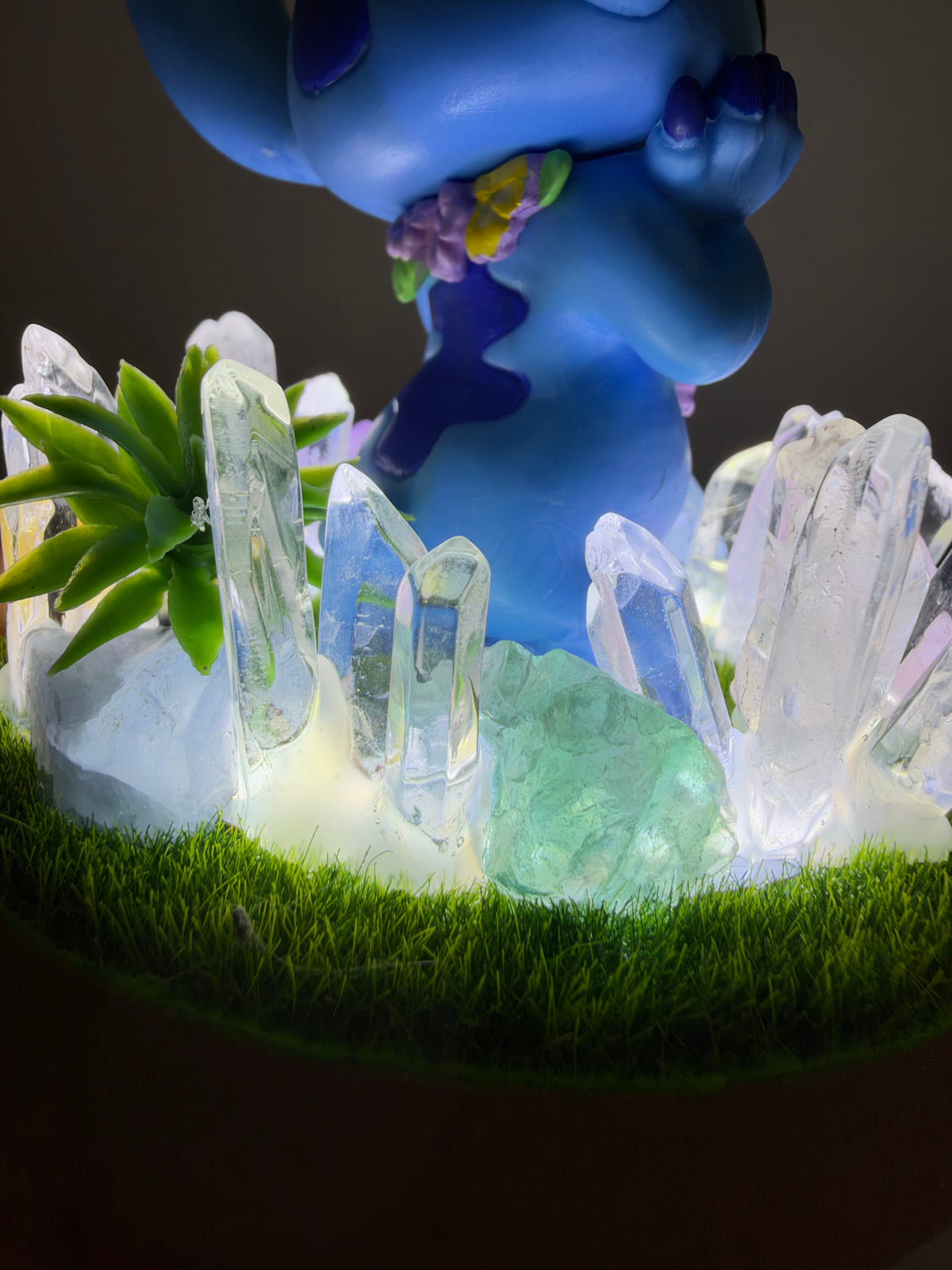 Stitch Crystal Garden USB Lamp – Approx. 11 cm Base