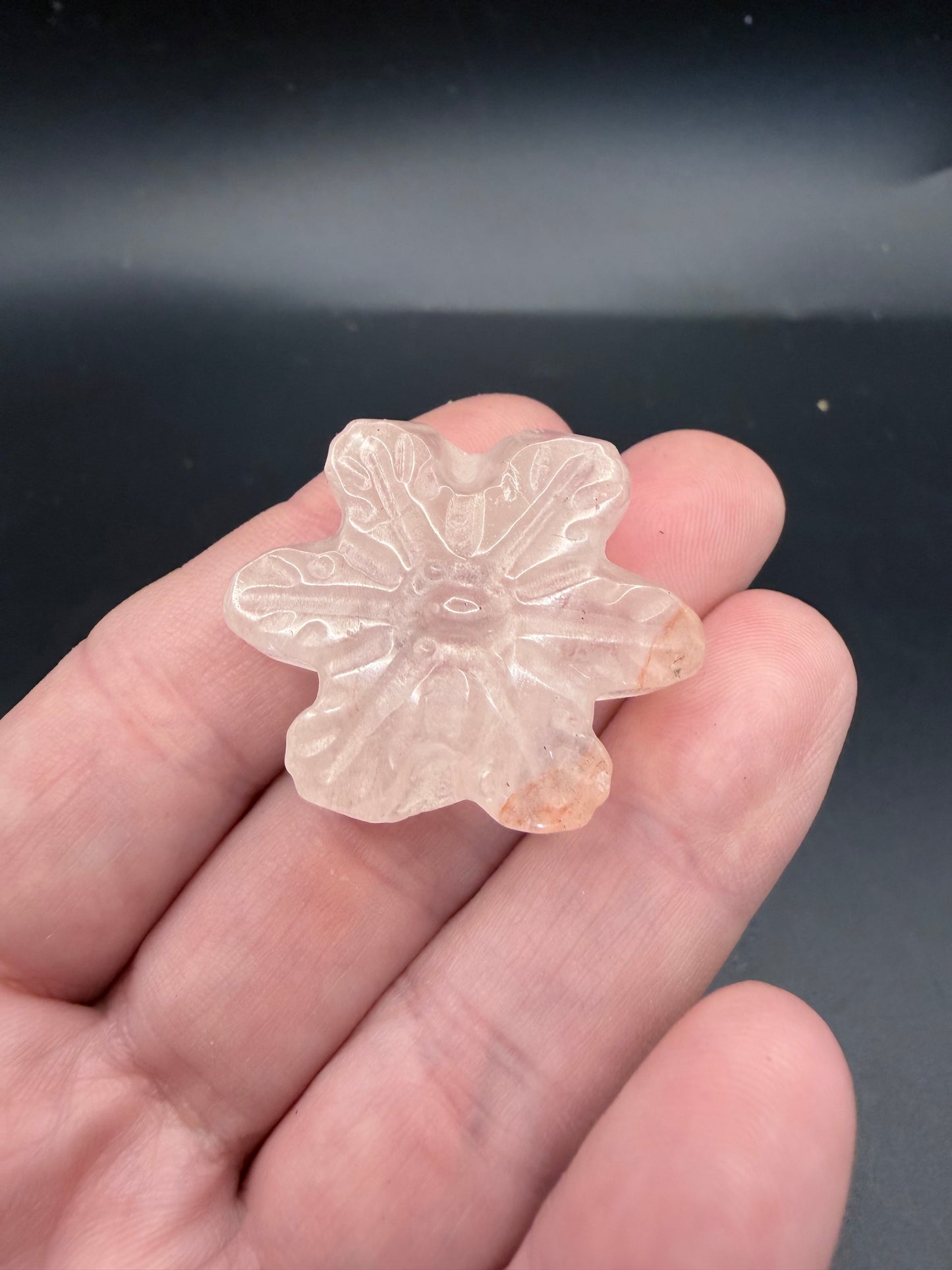 Quartz Snowflake Carving (3 cm)