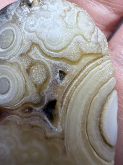 Gobi Eye Agate Pendant – Rare Desert Agate | 4cm