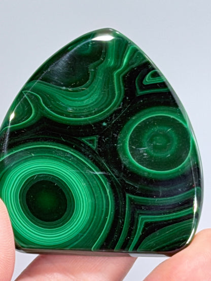 Malachite Freeform With Stand – 5.7cm (B)
