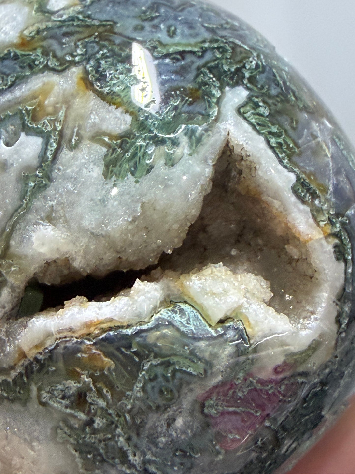 Moss Agate Druzy Skull – 6.5cm 265g