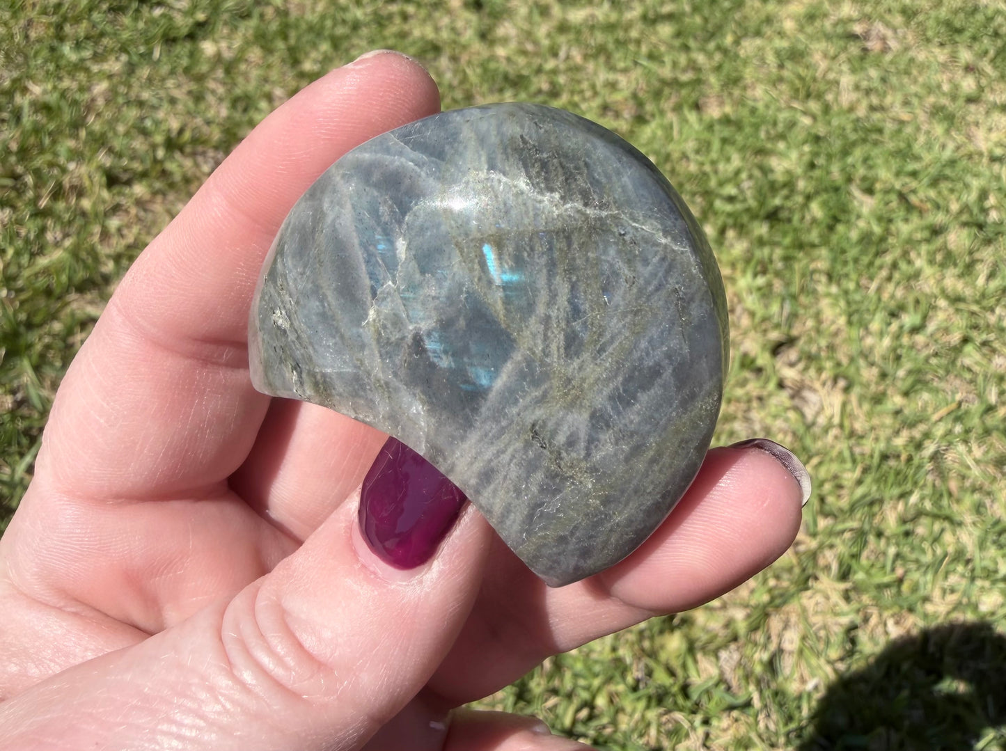 Labradorite Crescent Moon – 68g / 4.8cm