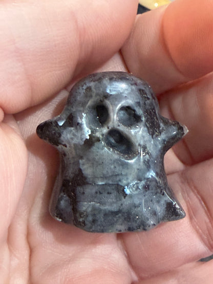 Ghost Crystal Mini Carving – Various Materials – 4cm