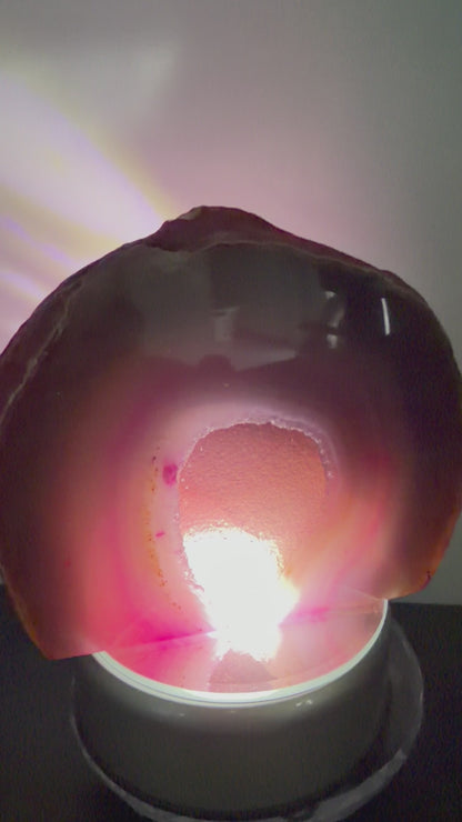 Pink Dyed Agate Geode Lamp – 1kg