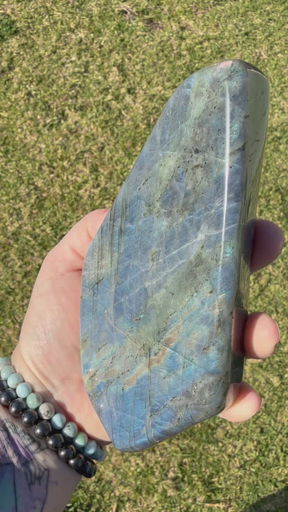 Labradorite Freeform – 685g