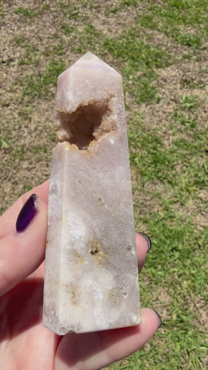 Flower Agate Druzy Tower 10.5 × 3.6 cm | 160 g